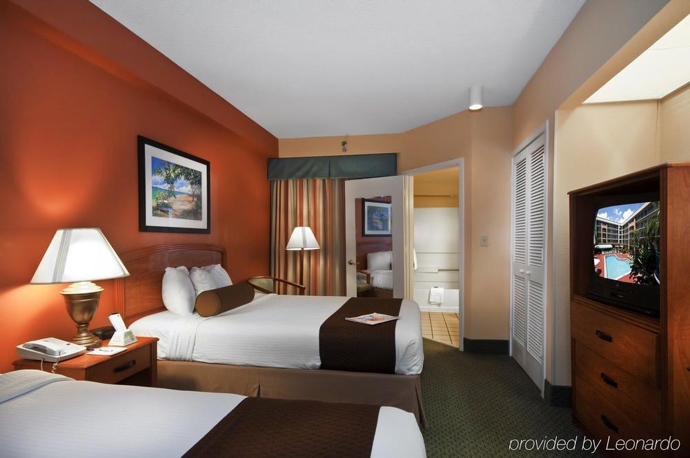 Best Western Plus Deerfield Beach Hotel & Suites Room photo